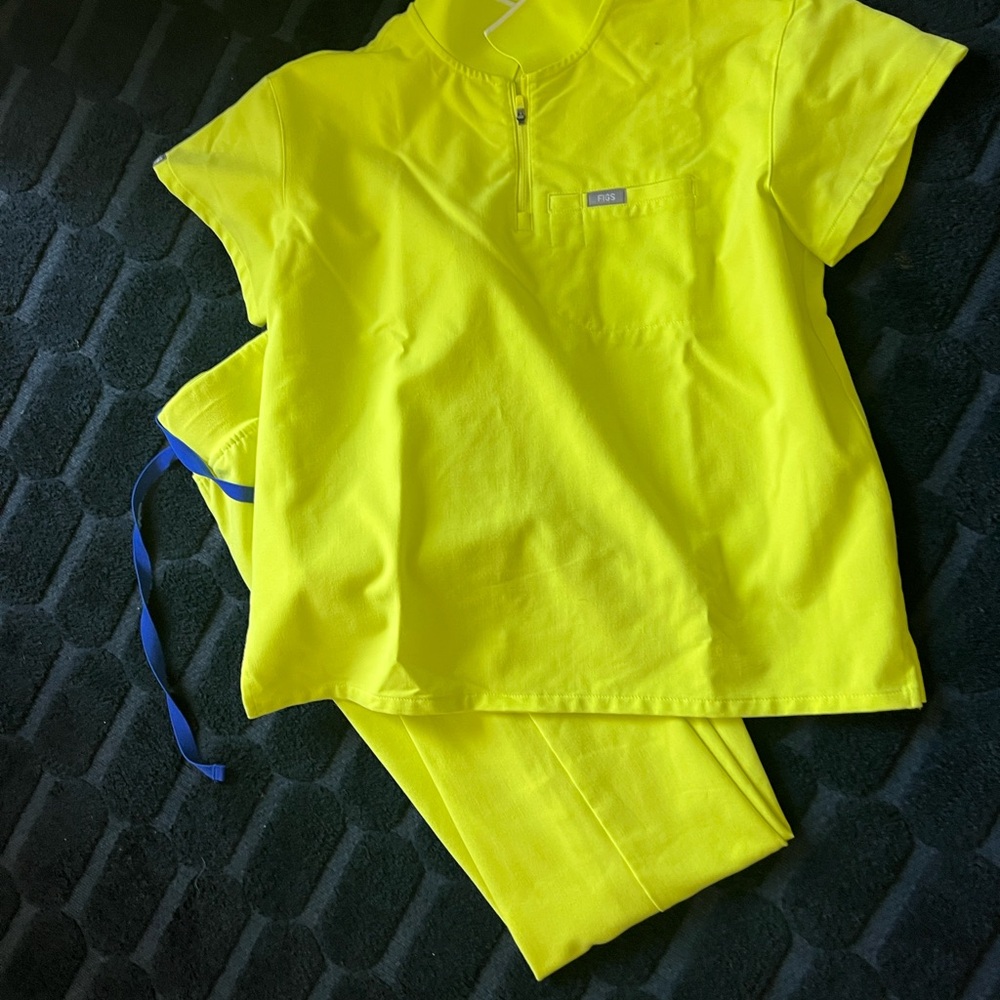 Figs Neon Yellow Technical Collection Set